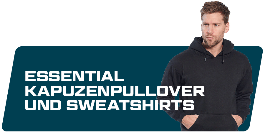 Ein Mann in einem schwarzen Kapuzenpullover steht vor einem dunkelblauen Hintergrund. Links neben ihm befindet sich der Text "ESSENTIAL KAPUZENPULLOVER UND SWEATSHIRTS" in weißen Großbuchstaben. Hinterlegt ist ein Link, der zu unseren Pullovern führt.