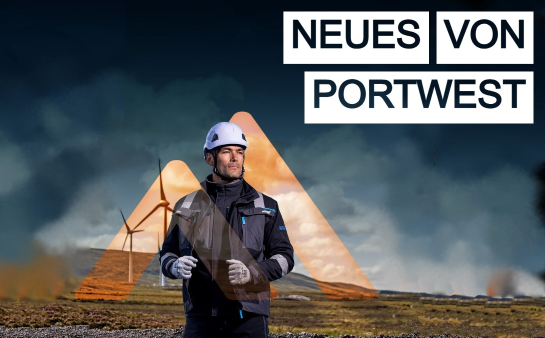 Arbeiter in Arbeitskleidung und mit weißem Schutzhelm vor einem Windpark mit Hügel und düsteren Wolken. Das Logo von Portwest ist in transparentem Orange hinterlegt. Im rechten oberen Bildrand befindet sich die Überschrift "Neues von Portwest" in transparenten, weißhinterlegten Lettern. 